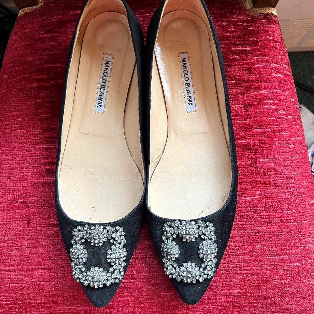 100% Auth Manolo Blahnik Hangisi Iconic Satin Black Flats 41.5 11.5